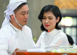 Giáng My, Việt Trinh khóc trong tang lễ NSND Lý Huỳnh