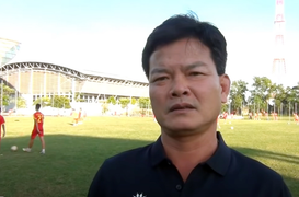 HLV Nguyễn Văn Sỹ: 'Tổ chức giải V-League có đẹp đâu mà sợ xấu'