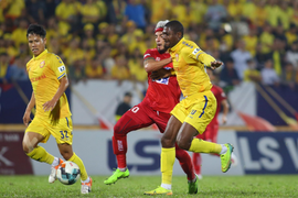 Trực tiếp Nam Định 2-3 Hải Phòng: Hàng thủ Nam Định mắc lỗi ngớ ngẩn