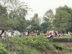 Phát hiện thi thể nam giới bên cạnh bao tải đựng chó