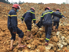 Lực lượng cứu hộ trở lại Rào Trăng 3 tiếp tục tìm kiếm công nhân mất tích