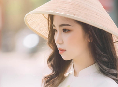 Vẻ đẹp trong veo tựa nắng mai của nữ sinh Hà thành