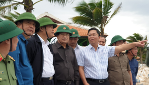 Phó Thủ tướng Trịnh Đình Dũng: Phải đảm bảo đủ lương thực cho dân tránh bão