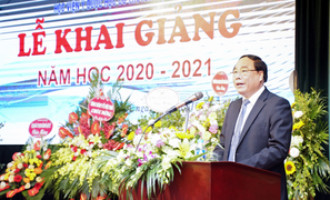 'Con đường thành bác sĩ giỏi không trải đầy hoa, mà thấm đẫm mồ hôi, nước mắt'