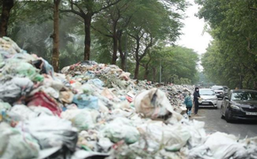 Dân chặn xe vào bãi rác Nam Sơn: Sở Xây dựng Hà Nội đề xuất phương án xử lý