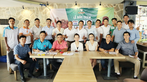 Gần 100 doanh nhân tham dự giải tennis 'Chung tay hướng về miền Trung'