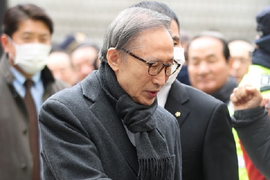 Cựu Tổng thống Lee Myung-bak lãnh 17 năm tù
