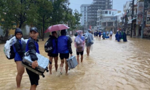 Bộ Y tế yêu cầu các bệnh viện ‘kích hoạt’ đội cơ động hỗ trợ vùng lũ lụt