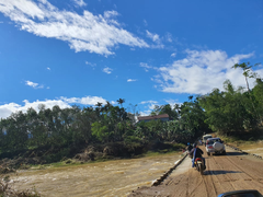 Trực thăng khó tiếp cận hiện trường vụ sạt lở đất vùi lấp 43 người ở Quảng Nam