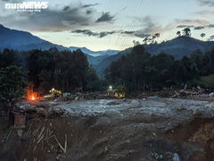 Ảnh: Xuyên đêm mở đường vào khu vực sạt lở ở Trà Leng