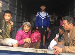 Mưa lớn sau bão số 9, người Hà Tĩnh di dời khẩn cấp tránh lũ