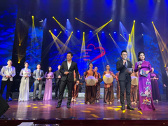 TRỰC TIẾP: Chương trình nghệ thuật 'Thương về miền Trung'