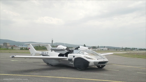 Video: Siêu xe ‘biến hình’ thành máy bay cất cánh trên bầu trời