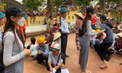 Cán bộ thôn ở Quảng Bình thu lại tiền của ca sĩ Thủy Tiên ủng hộ dân vùng lũ