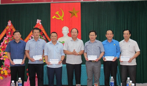 Ngành đường sắt trao tặng các tập thể vượt khó khắc phục bão lũ