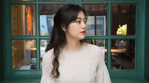 Hoa khôi trường sư phạm mê hát, giỏi tiếng Anh