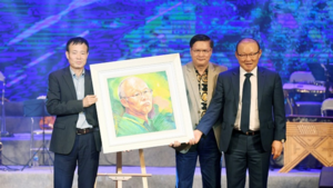 Chương trình thiện nguyện 'Thương về miền Trung' quyên góp gần 13 tỷ đồng