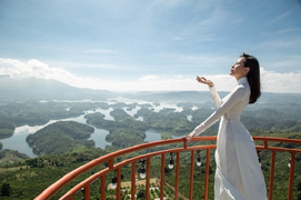 Phát triển du lịch và hình ảnh quốc gia từ cuộc thi Miss Tourism Vietnam 2020