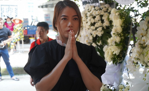 Trương Ngọc Ánh, Thành Lộc viếng nghệ sĩ Ánh Hoa