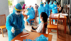 Việt Nam ghi nhận thêm 12 ca COVID-19 
