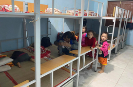 Lo sạt lở đe dọa, dân Trà Leng được sơ tán trước bão số 10