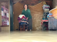 Lũ lên nhanh, người Quảng Ngãi không kịp trở tay