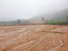 Núi sạt lở, nổ lớn, rung lắc kinh hoàng, dân Hà Tĩnh thấp thỏm lo bị vùi lấp