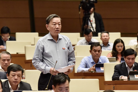 Bộ trưởng Tô Lâm nói 'tiêu cực ở cơ sở là cá biệt', ĐBQH nêu việc bắt 7 công an