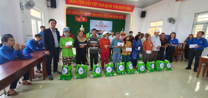 Chương trình 'Triệu bữa cơm' tiếp tục đến với người dân vùng bão lũ miền Trung