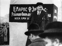 Ảnh hiếm về lễ kỷ niệm đầu tiên sau Cách mạng Tháng Mười thắng lợi