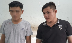 Bắt hai nghi phạm truy sát người đàn ông ngay trước cửa nhà