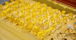 Giá vàng tăng vọt, chờ kết quả bầu cử Tổng thống Mỹ