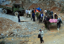 Bị đá rơi trúng người, 2 công nhân tử nạn trên khai trường ở Quảng Ninh