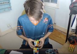 Video: Nam sinh vô địch xoay rubik thế giới với thành tích 17,6 giây