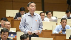 Bộ trưởng Tô Lâm: Xem xét xử lý hình sự người dùng giấy tờ giả