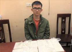 Bắt kẻ vận chuyển 12 bánh heroin ở Nghệ An