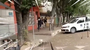 Clip: Hai phạm nhân đào tẩu 'gặp hạn' vì cái cây