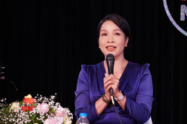 Diva Mỹ Linh bị chồng 'bắt' học thanh nhạc, tiếng Anh mỗi ngày