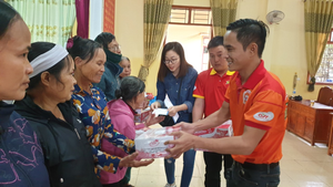 Anco Family Food tặng 3 tấn xúc xích dinh dưỡng cho bà con miền Trung