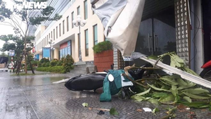 Huế cấm người dân ra khỏi nhà, ngưng tìm kiếm ở Rào Trăng 3 để tránh bão số 13