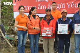 Ferroli, Rapido đồng hành VOV Live, VTC News trao 2000 suất quà cho miền Trung