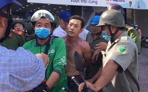 TP.HCM: Nghi phạm tự tẩm xăng vào người, liều lĩnh cướp ngân hàng TPBank