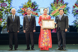 Chuyện bây giờ mới kể: 'Nữ tướng' đầu tiên của ngành Điện