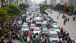 Video: Ngã Tư Sở vẫn là 'ngã tư khổ'