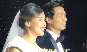 Công Phượng - Viên Minh tặng quà bạn bè tới dự đám cưới 