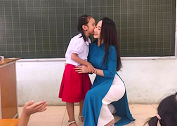 Ảnh: Cô giáo tiểu học xinh như hot girl, 'đốn tim' dân mạng