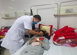 Nguyên nhân nữ sinh Thanh Hoá bị đánh hội đồng phải nhập viện