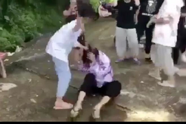 Nữ sinh bị đánh hội đồng đến nhập viện: Chủ tịch TP Thanh Hóa yêu cầu làm rõ