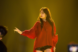 Minh Tuyết, Hoàng Thùy Linh tất bật chuẩn bị cho chung kết Hoa hậu Việt Nam 2020