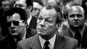 Gián điệp Đông Đức: Từ ‘bẫy mật ong’ đến chiến dịch thư giả của tình báo Liên Xô